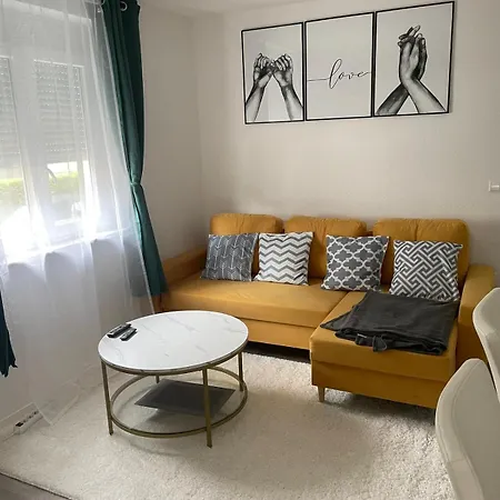 Wunderbare Unterkunft In Stadt Apartman *